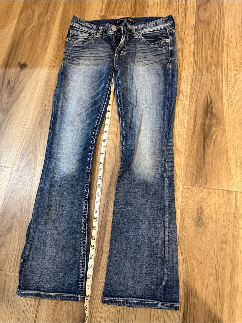 Express Women’s barely bootcut Jeans - Washed Denim